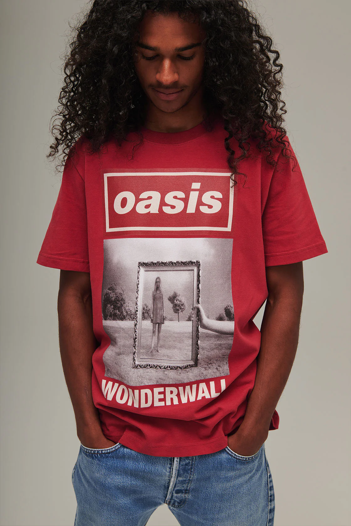 288-live-25-wonderwall-cover-t-shirt-maroon-4.webp Live '25 Wonderwall Cover T-Shirt Maroon