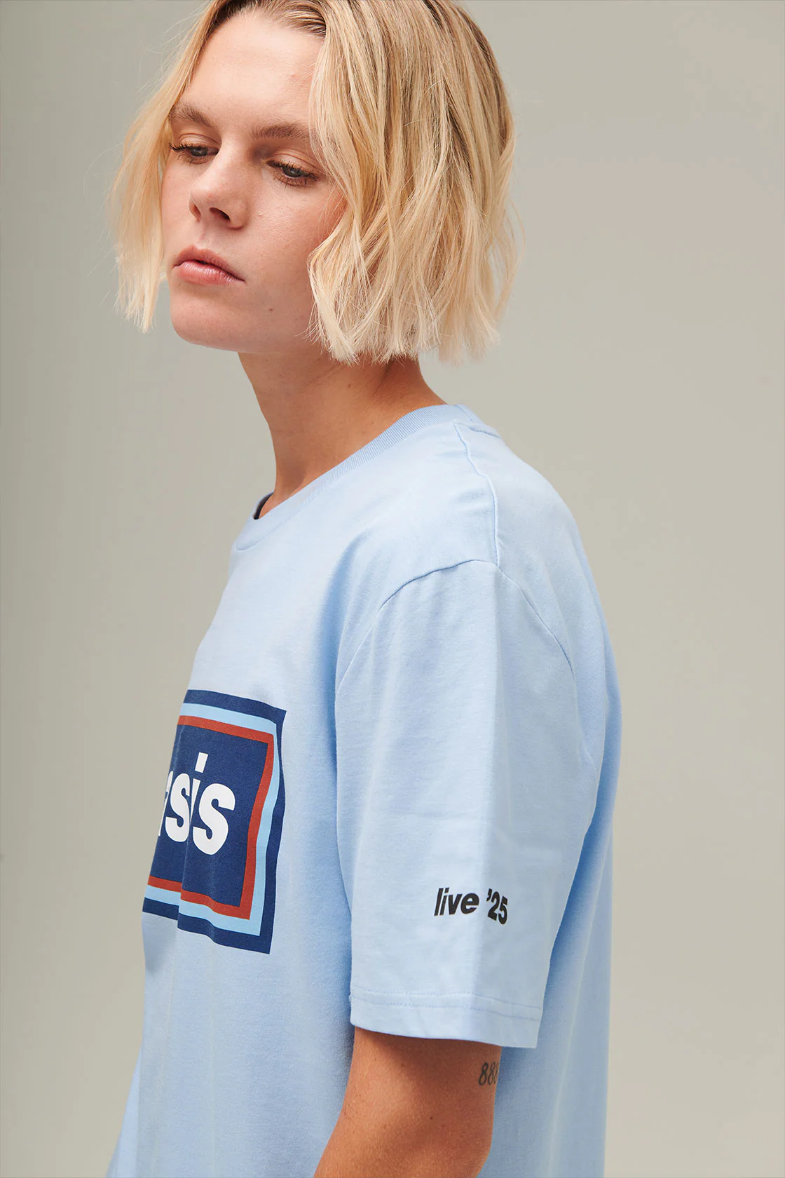 734-live-25-96-retro-logo-t-shirt-blue-4.webp Live '25 '96 Retro Logo T-Shirt Blue