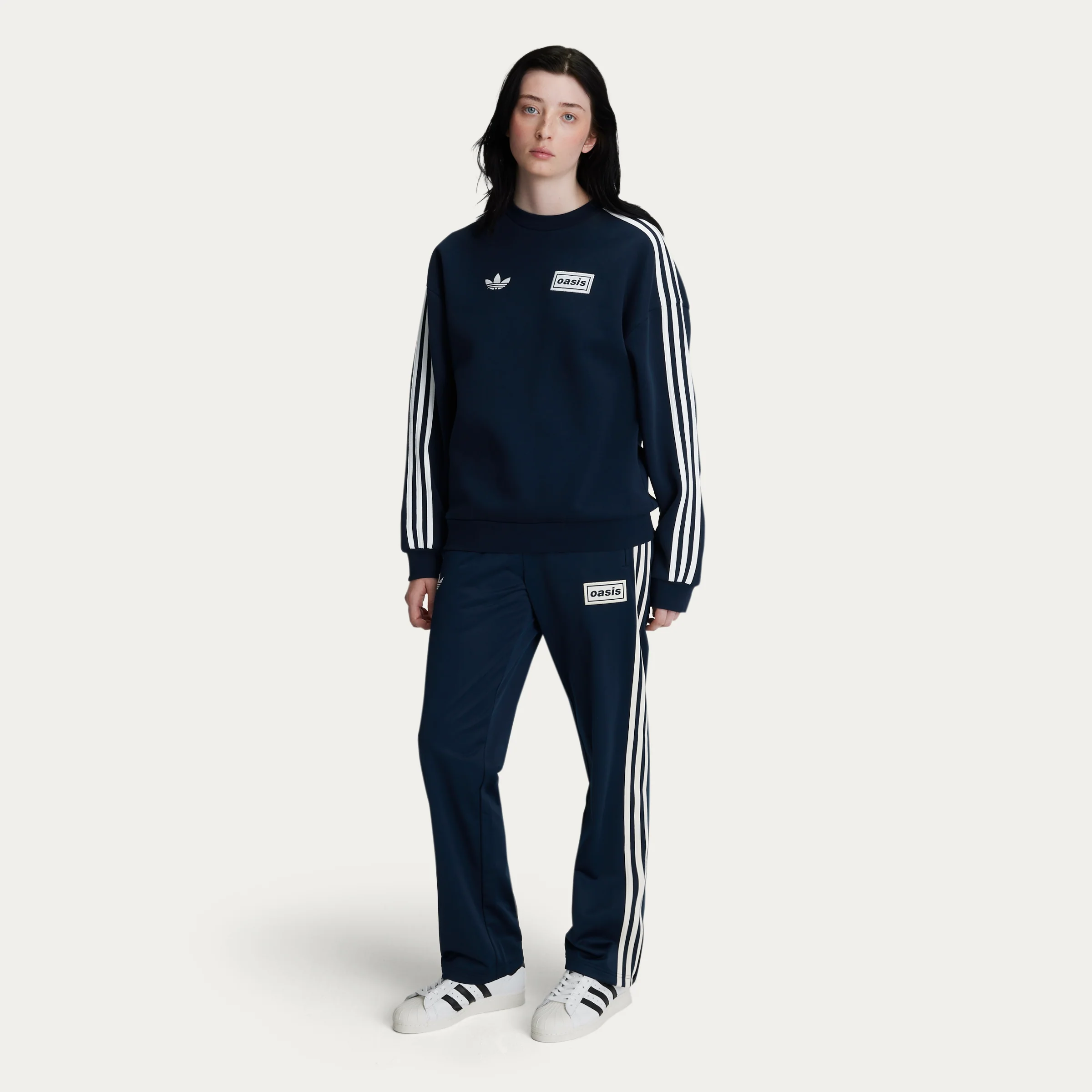 82-live-25-adidas-crewneck-sweatshirt-indigo-4.webp Live '25 adidas Crewneck Sweatshirt Indigo